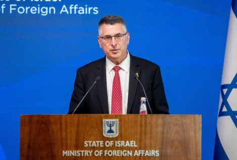 Israel ve «antisemita» al «corrupto» Gobierno de Sánchez  y prohíbe la entrada a Díaz y Rego 