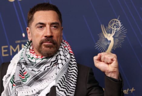 Javier Bardem da el toque político a los Emmy: pañuelo palestino y discurso a favor de Gaza