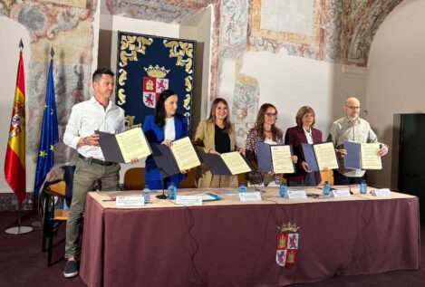 La Junta y los sindicatos acuerdan mejorar las condiciones laborales del personal docente