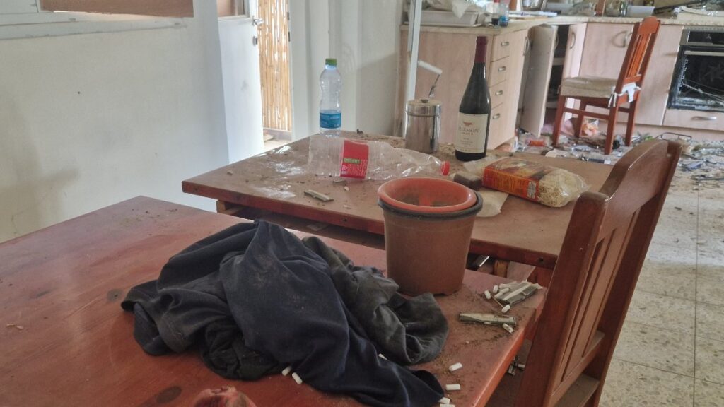 El interior de una vivienda atacada durante el 7-O