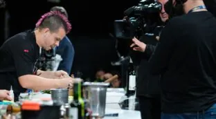 El secreto detrás de las lentejas al curry con verduras que triunfan en la cocina de Dabiz Muñoz