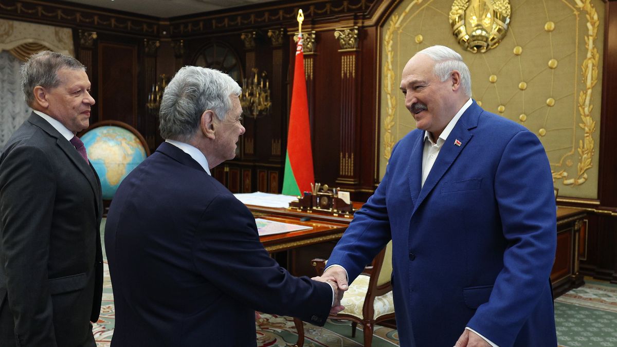 Lukashenko libera a más de 50 presos tras reunirse con un enviado de Trump
