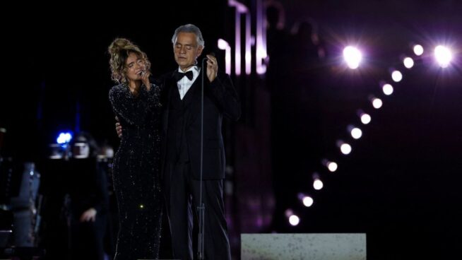 El primer macroconcierto celebrado en el Vaticano llena la plaza de San Pedro