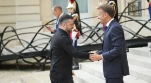 Macron anuncia que 26 países enviarán fuerzas de paz a Ucrania por «tierra, mar y aire»