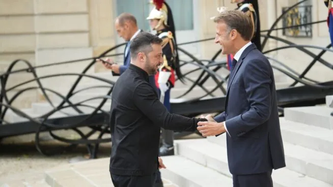 Macron anuncia que 26 países enviarán fuerzas de paz a Ucrania por «tierra, mar y aire»