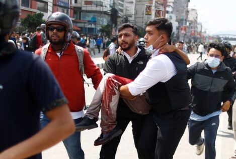 Ascienden a 30 los muertos y más de un millar los heridos por los disturbios en Nepal
