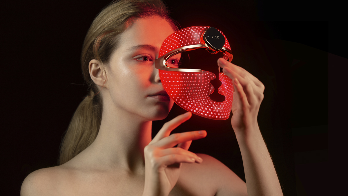 Las máscaras LED son el nuevo dispositivo de moda para corregir las imperfecciones faciales