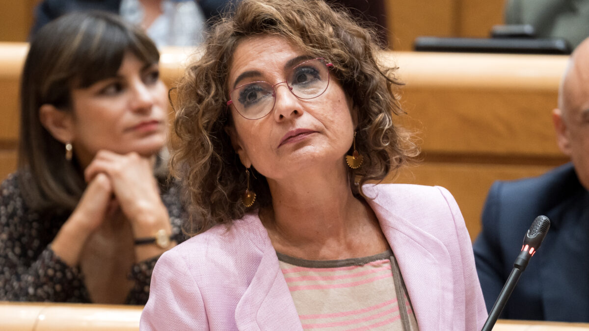 Montero pone rumbo a Andalucía con solo tres Presupuestos en ocho años en el Gobierno