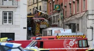 Aumentan a 17 los muertos por el accidente de un funicular en Lisboa