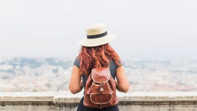 Crece el número de mujeres que viajan solas: un fenómeno que redefine el turismo