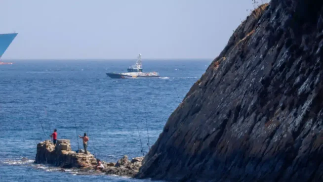 Un muerto tras chocar una narcolancha con un barco de la Guardia Civil en Gibraltar