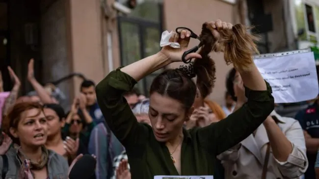 Así ha conseguido la Policía española rescatar a Nasibe, una activista perseguida por Irán