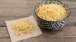 Olvídate de comprarlas: el truco casero para hacer patatas paja fácilmente