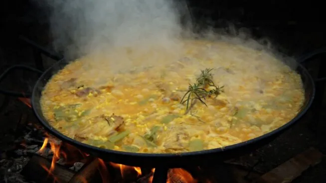 La sorprendente paella de Marcos Llorente: secreto, foie y un toque de parmesano