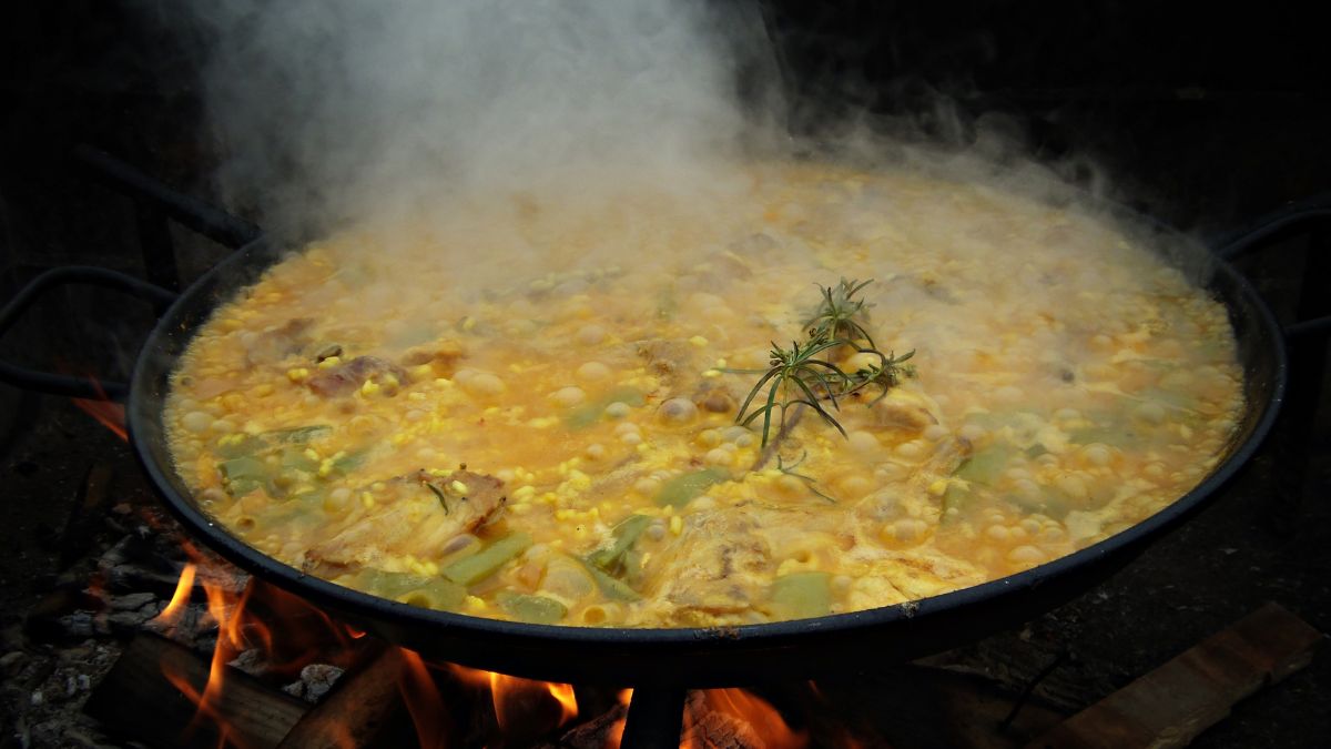 La sorprendente paella de Marcos Llorente: secreto, foie y un toque de parmesano