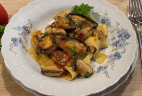 Pasta con mejillones, albahaca y tomates secos: una receta fácil de hacer en 30 minutos