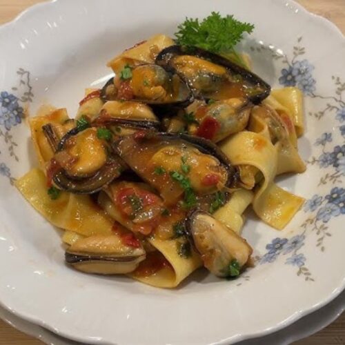 Pasta con mejillones albahaca y tomates secos receta