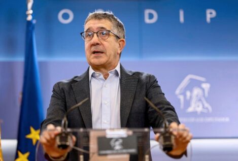 Patxi López no aclara si el pacto con Junts de atención en catalán se aplicará en toda España