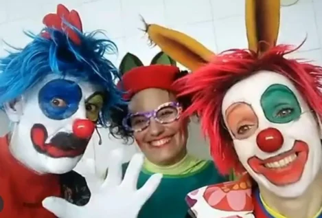 Los payasos proetarras amenizaron el polémico campamento 'trans' de Bernedo