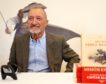 Pérez-Reverte: «Sánchez no se va a ir, aunque pierda, está vendiendo hasta a su abuela»