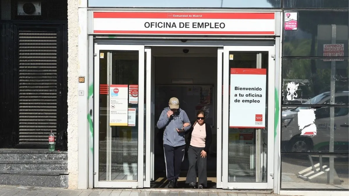 El paro subió en 21.905 personas en agosto, pero sigue en mínimos de 2007