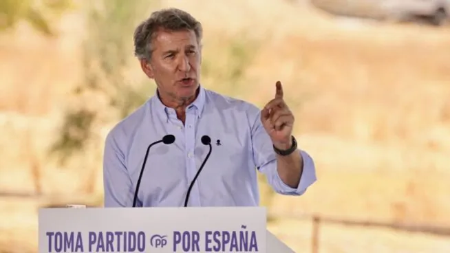 El PP ganaría las elecciones, Vox crece y la izquierda se hunde, según una encuesta