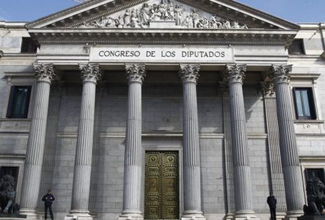 Vox se plantea no participar en el consejo que sancionará a periodistas en el Congreso