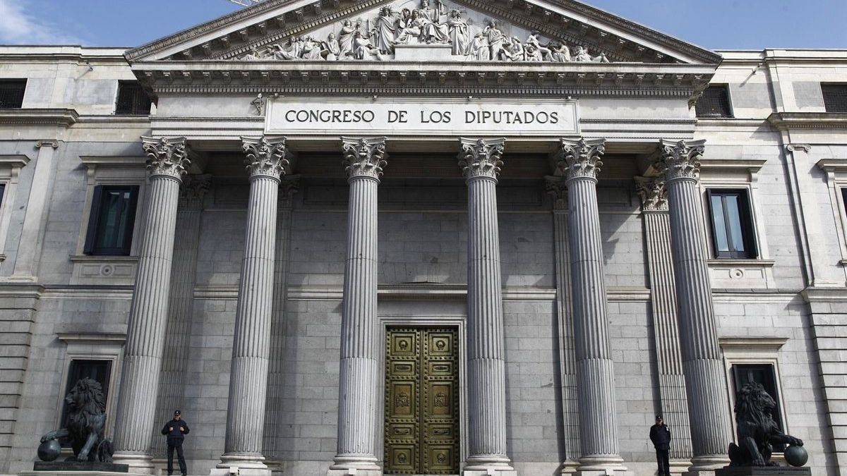 Vox se plantea no participar en el consejo que sancionará a periodistas en el Congreso