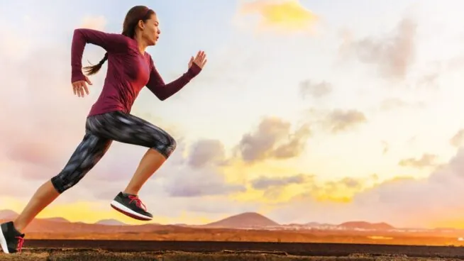 Soy 'runner' y estos son los alimentos que como después de entrenar para recuperar electrolitos