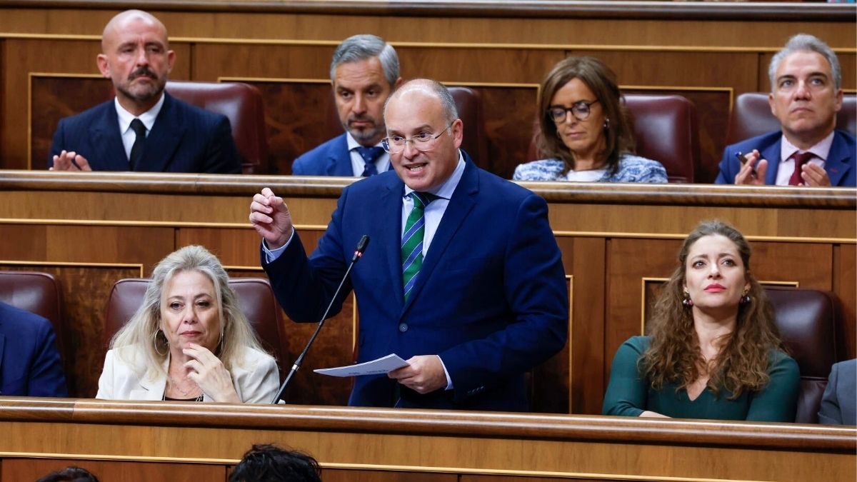Tellado alerta: el Gobierno de la «indignidad y la alarma social» está instalado «en el caos»
