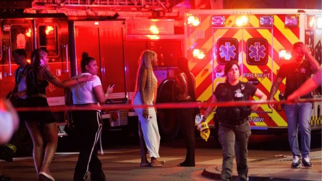 Al menos siete muertos en tiroteos en Chicago, mientras Trump amenaza con su militarización