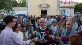 CCOO y UGT se encierran en iglesia obrera de Madrid por reducción de jornada