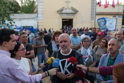 CCOO y UGT se encierran en una iglesia obrera por la reducción de jornada