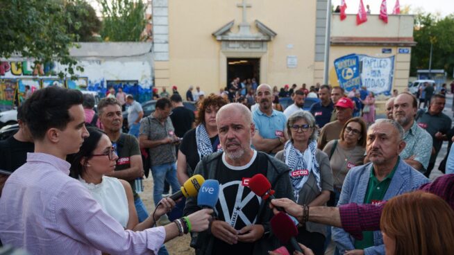 CCOO y UGT se encierran en iglesia obrera de Madrid por reducción de jornada