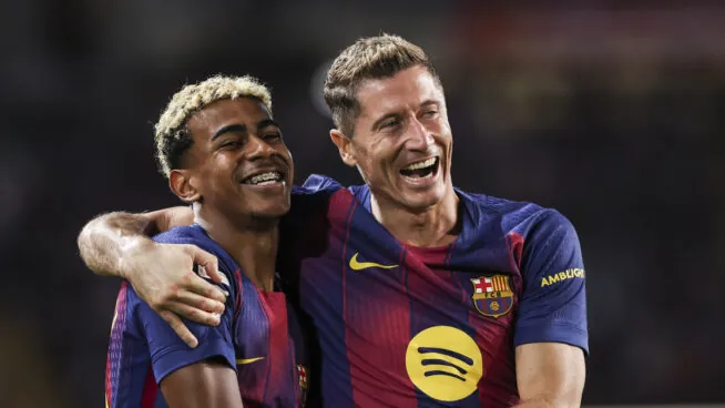 El Barça remonta a la Real Sociedad y arrebata el liderato de la liga al Madrid