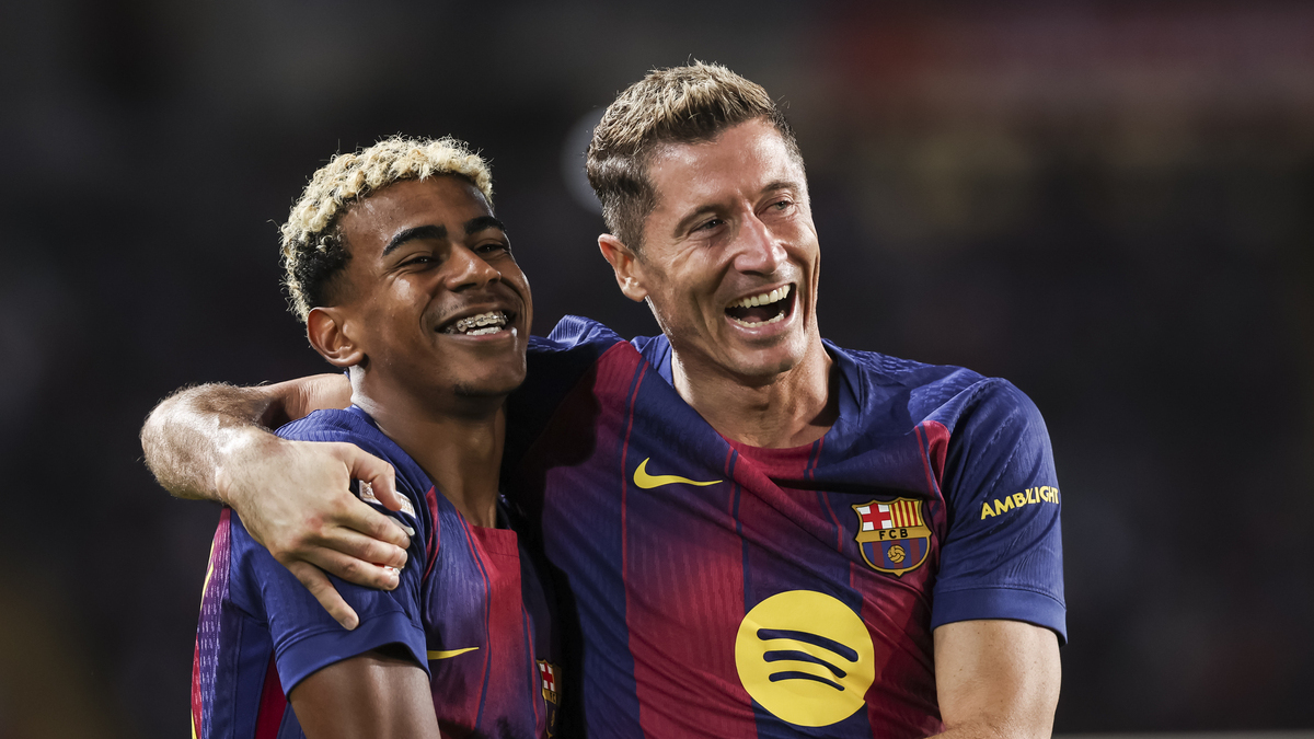 El Barça remonta a la Real Sociedad en Montjüic y arrebata el liderato de liga al Madrid