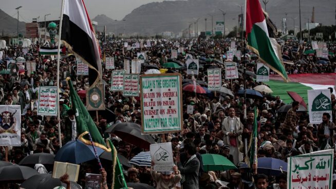 Israel bombardea Yemen: alrededor de una decena de muertos y un centenar de heridos