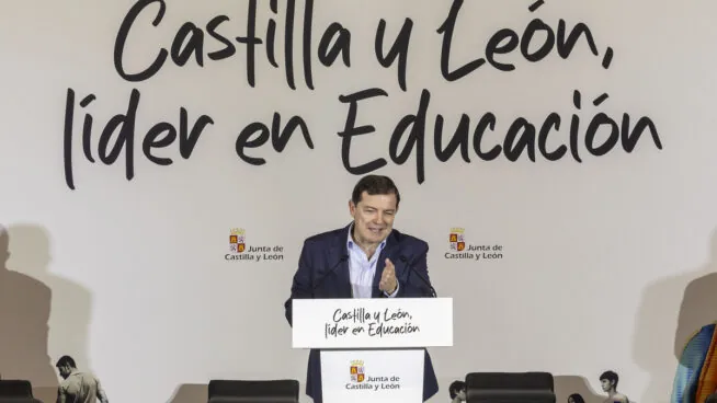 Mañueco: «25 años de gestión autonómica han hecho de Castilla y León un referente en educación»