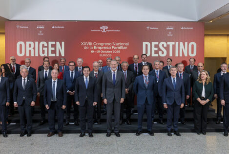 Mañueco destaca el papel de la empresa familiar en la economía y cohesión de Castilla y León