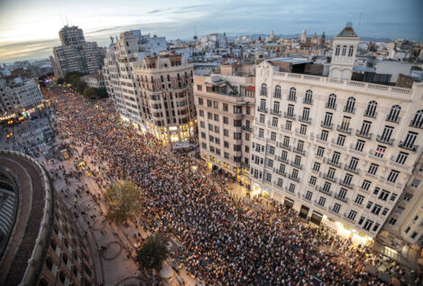 Miles de valencianos se manifiestan contra Mazón en el aniversario de la dana: «Culpable»