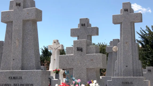 Los robos en el cementerio de Zaragoza afloran una guerra entre clanes: «Los han desterrado»