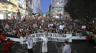 Miles de manifestantes piden en Barcelona y Madrid el fin del «genocidio en Palestina»