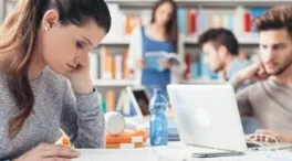 La IA no mejora las notas y aumenta la brecha entre buenos y malos estudiantes