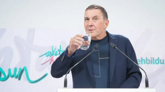 Otegi afirma que Santos Cerdán está pagando haber sido interlocutor con Bildu