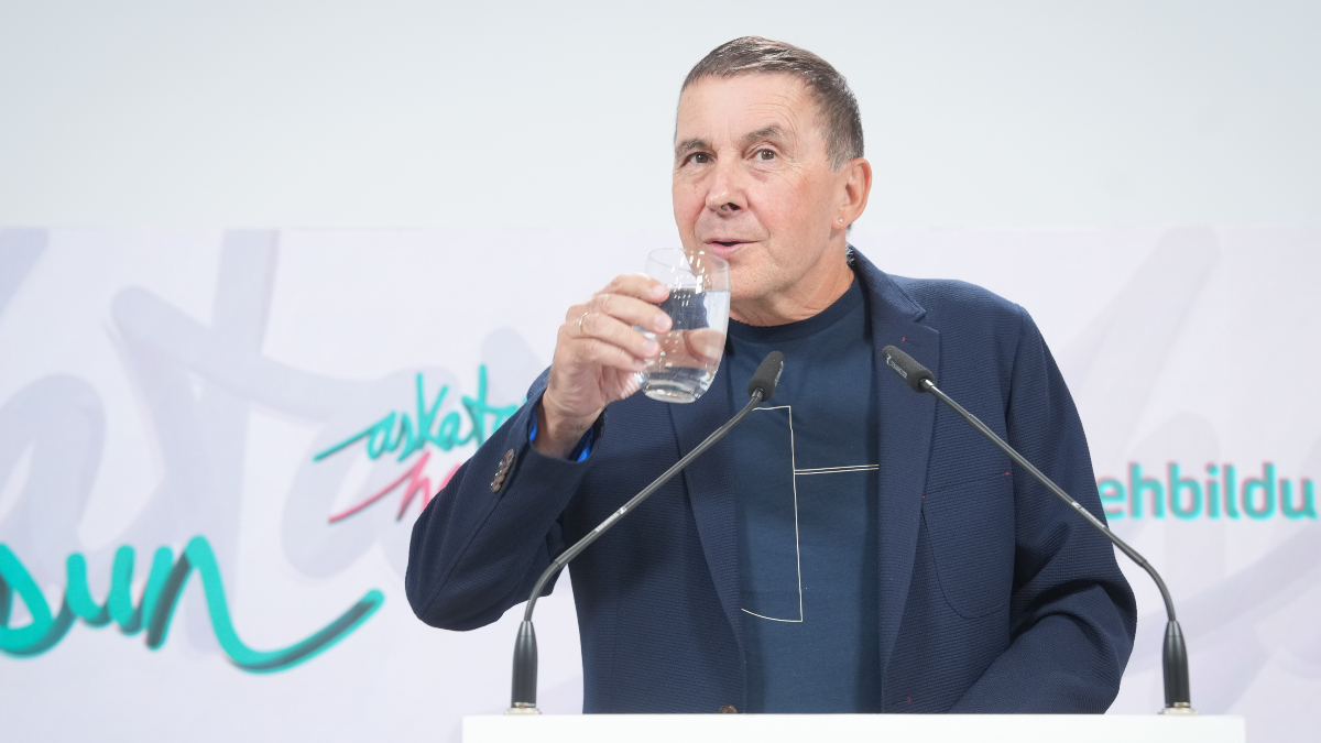 Otegi afirma que Santos Cerdán está pagando haber sido interlocutor con Bildu