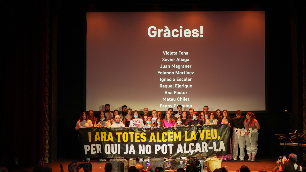 Asociaciones de víctimas homenajean a los fallecidos por la dana entre críticas a Mazón