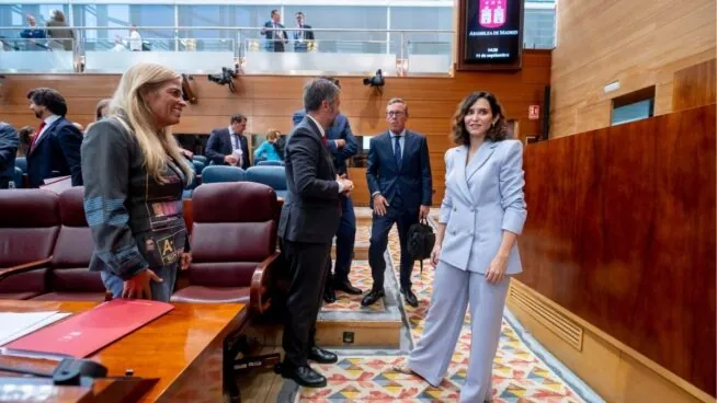 Ayuso carga contra un Gobierno que solo «miente» y que ha vulnerado la Constitución
