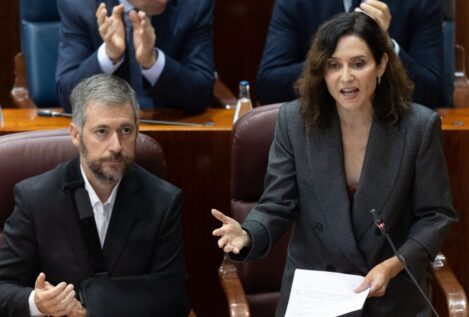 Ayuso critica el discurso «cateto» de Vox: un «batiburrillo» para atacar a Madrid