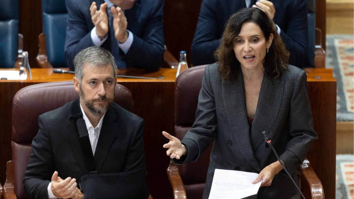 Ayuso critica el discurso «cateto» de Vox: un «batiburrillo» para atacar a Madrid