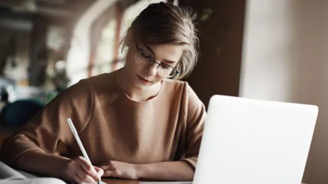 El BOE anuncia nuevas oposiciones: 900 plazas de acceso libre con bachillerato como requisito